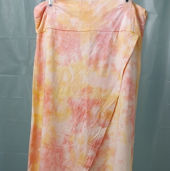 Wrap skirt - Picture 2 of 3